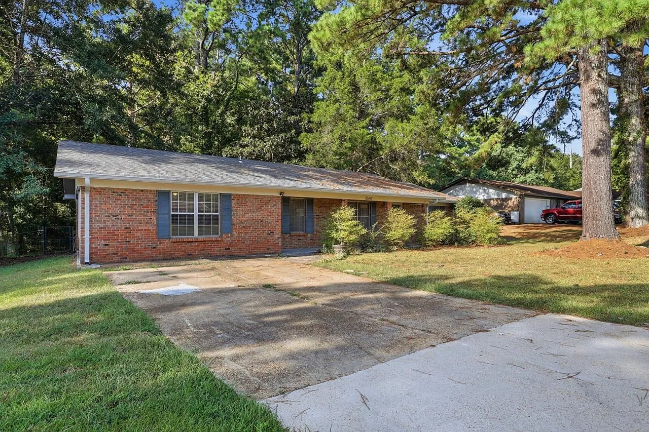 4 bed, 1816 sqft, $2,000 — Photo 3