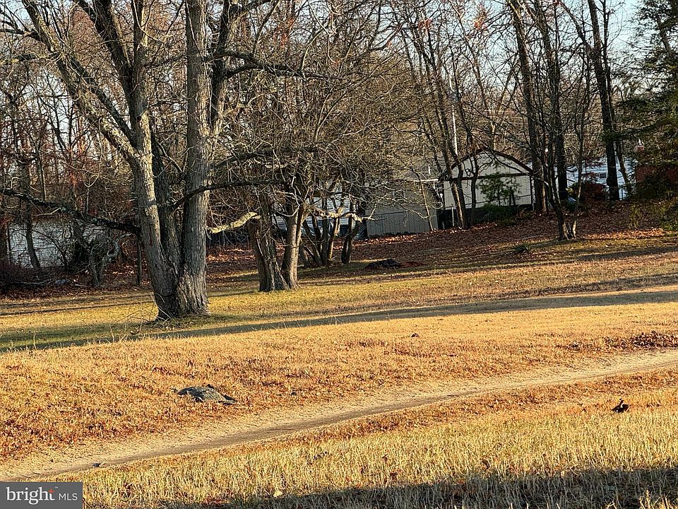 2nd image of 1008 Jericho Ln