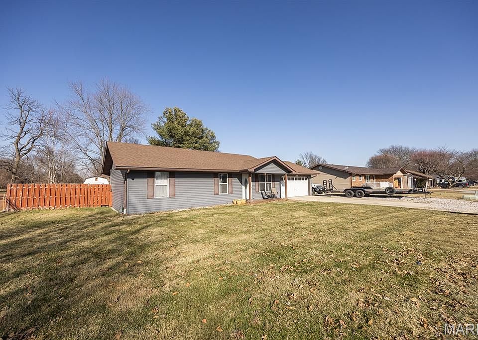 511 Zenk Rd, Troy, IL 62294 | Zillow