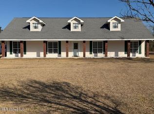 38 Wyatt Ln, Picayune, MS 39466