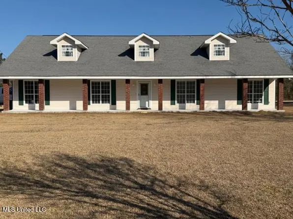 38 Wyatt Ln, Picayune, MS 39466