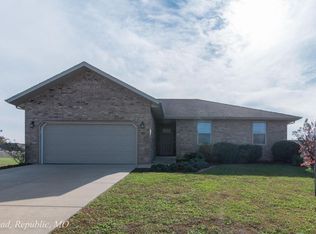 1140 W Broad St, Republic, MO 65738