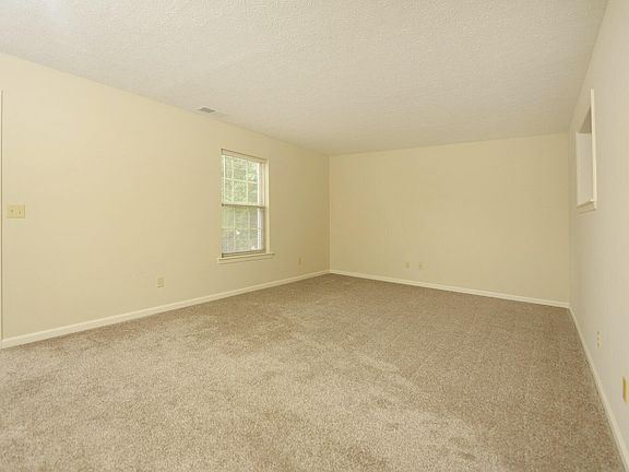 3rd image of 73 Forest Hill Dr