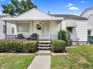 951 E Garfield Ave, Hazel Park, MI 48030