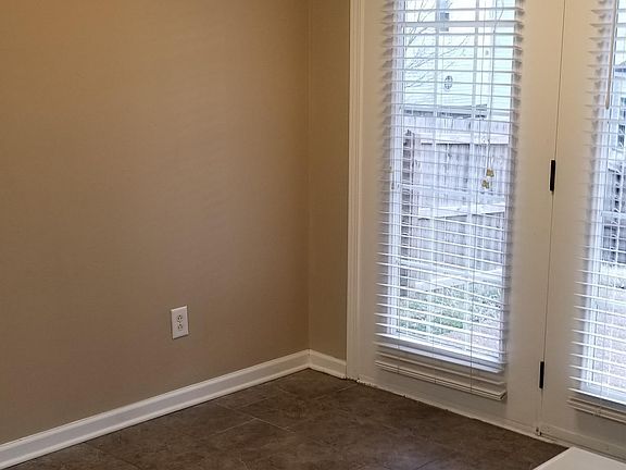 5th image of 511 Lasalle Ct