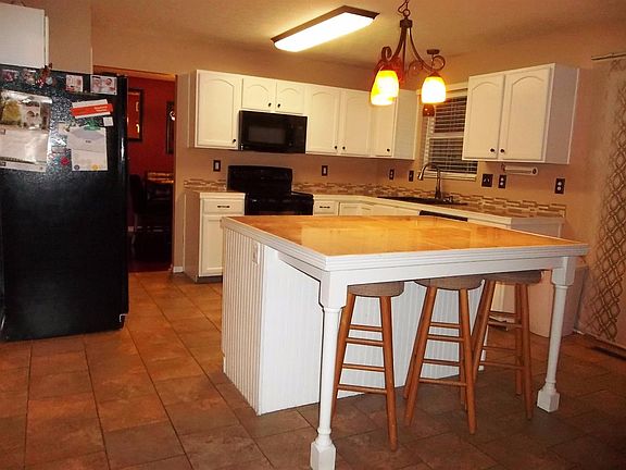 5th image of 150 Paddock Ln