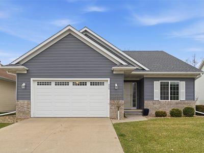 220 S Blairsferry Xing, Hiawatha, IA, 52233