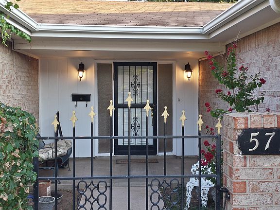 Front entry courtyard