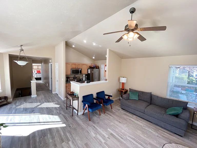 688 Green Tree Dr — Photo 3