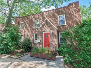 3904 49th St, Long Island City, NY 11104