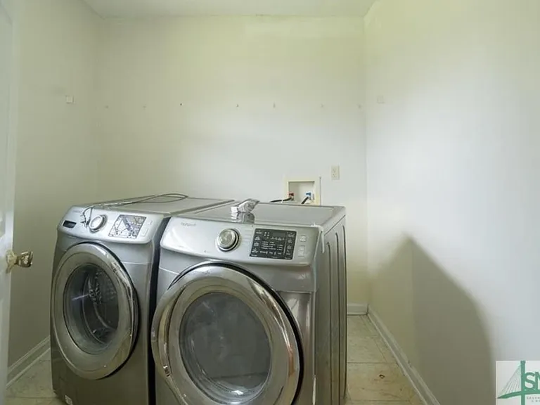 907 Primrose Ln — Photo 12