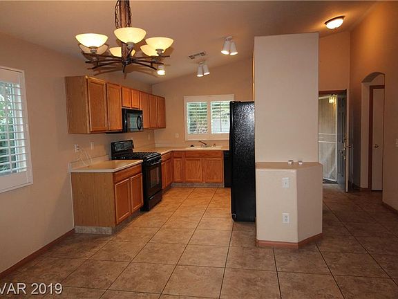 5th image of 3402 Blue Ash Ln