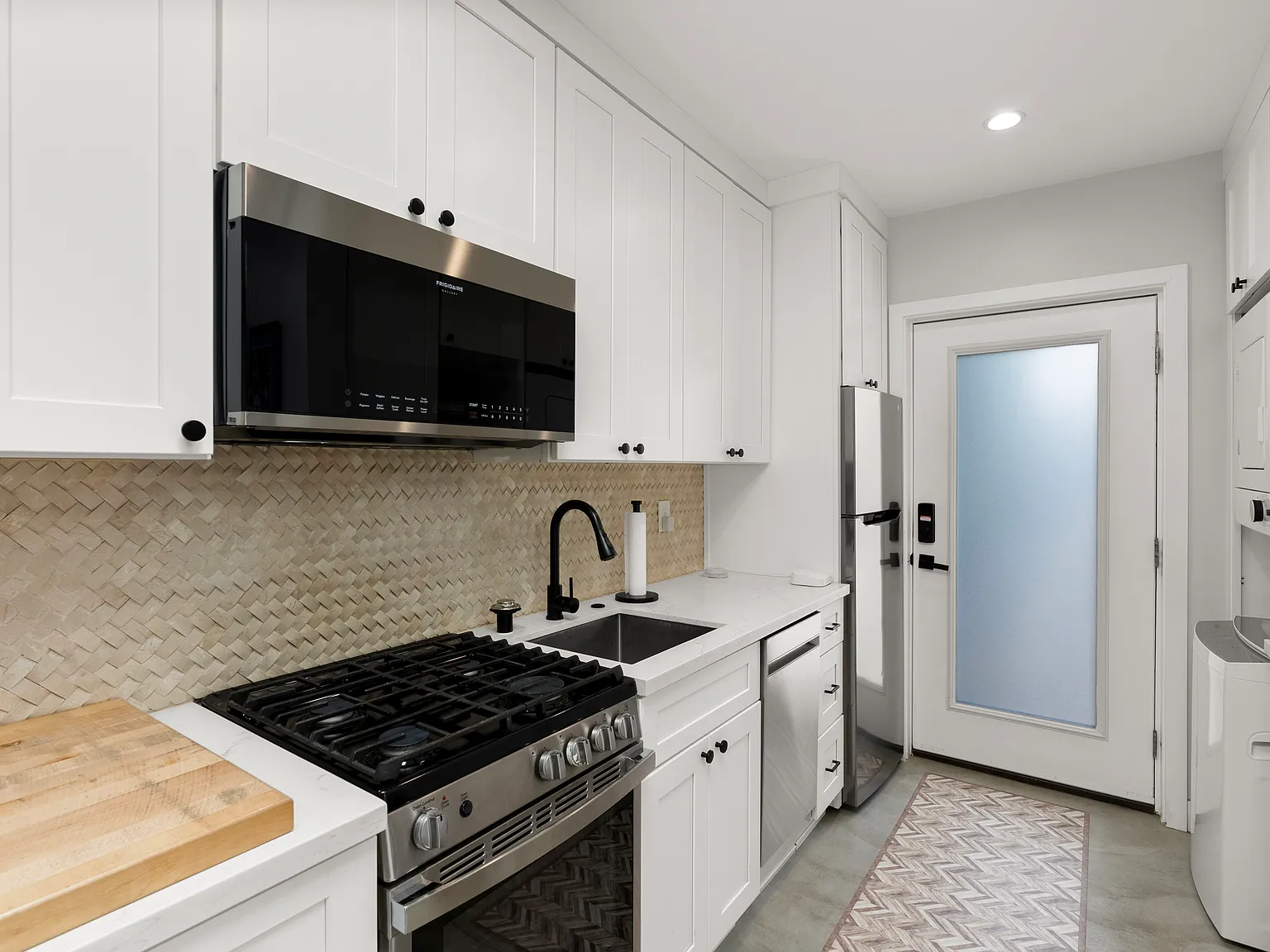 1 bed, 400 sqft, $2,750 — Photo 4
