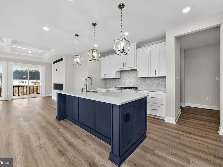 1422 Gilray Dr — Photo 8