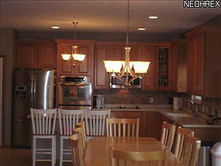 5th image of 39210 Arlington Dr