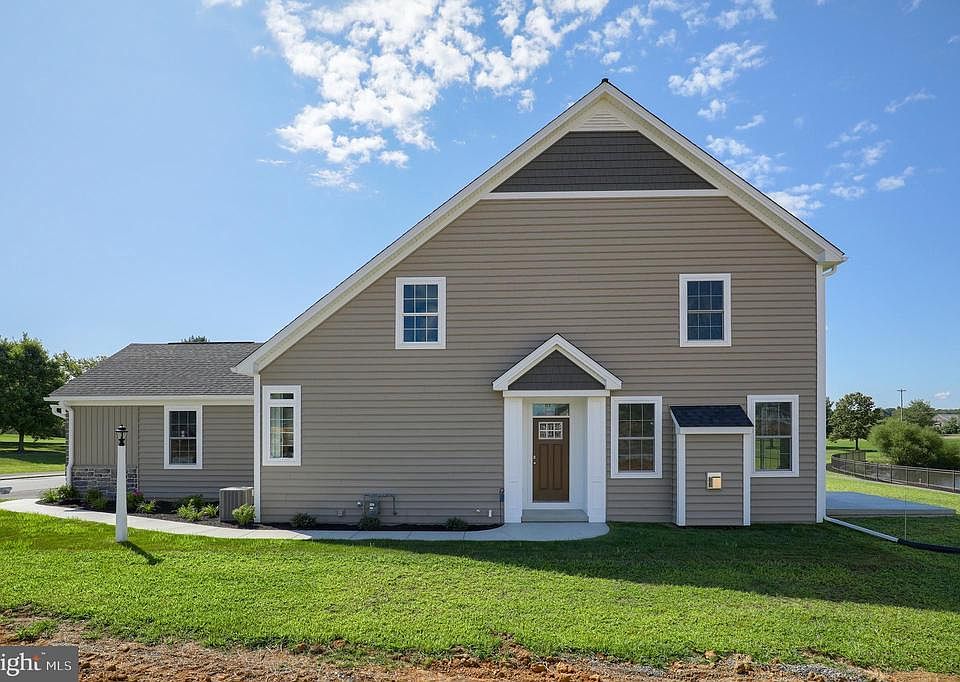 1st image of 301 Sawgrass Dr #43