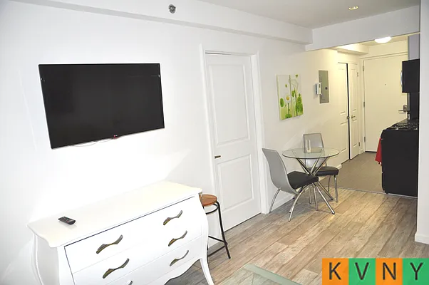 Rented by KVNY Soho | media 50