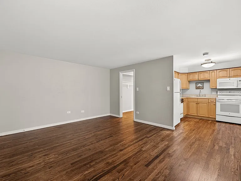985 N Corona St #202 — Photo 7
