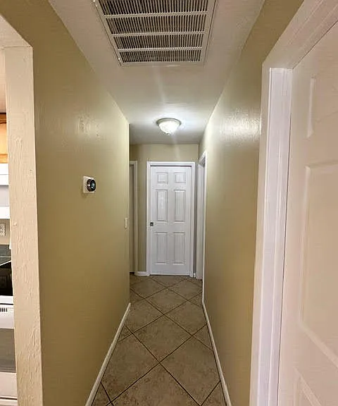 3620 SW 7th Pl — Photo 6
