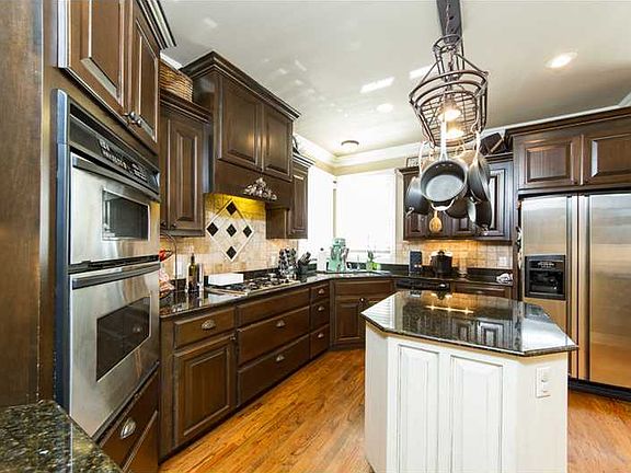 4th image of 2387 N Covington Park Blvd