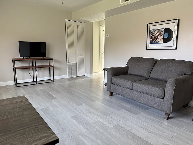 1621 Lincoln Way E #5 — Photo 12