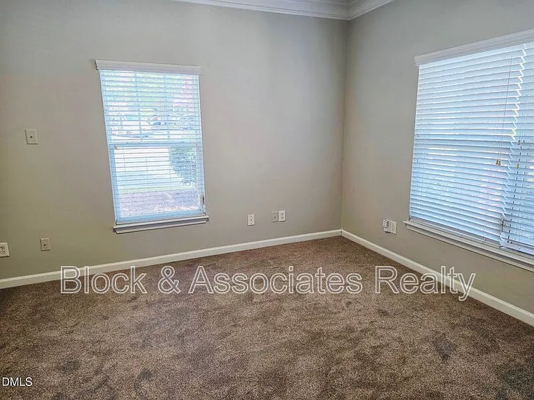 124 Braeside Ct — Photo 15