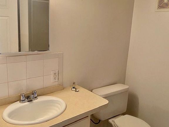 5th image of 15511 N Park Ave #Basement