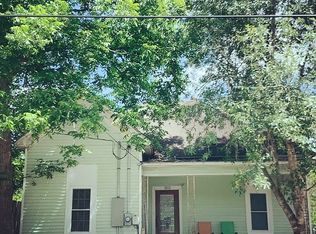 303 Davis Ave, Yoakum, TX 77995