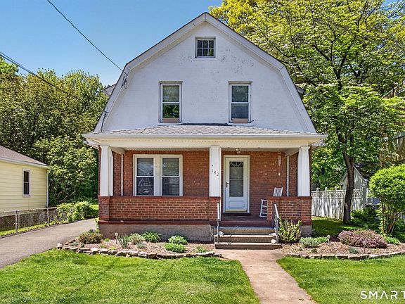 3rd image of 142 Washington Avenue