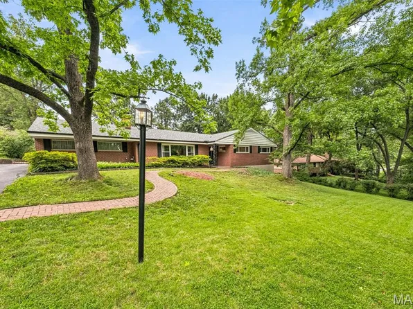 23 Beaver Dr, Saint Louis, MO 63141