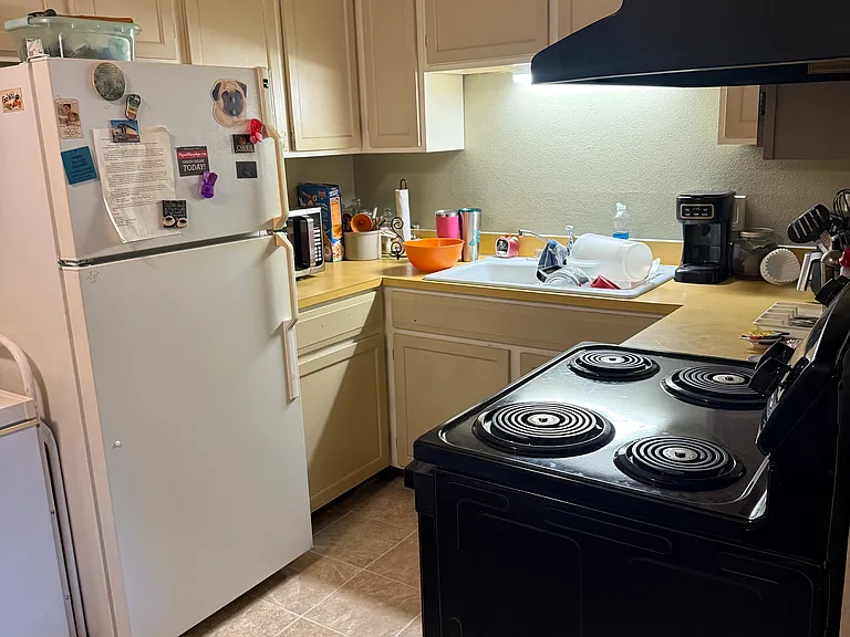 1127 College St #2 — Photo 5