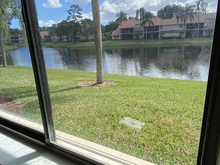 5621 Coach House Cir #D — Photo 15