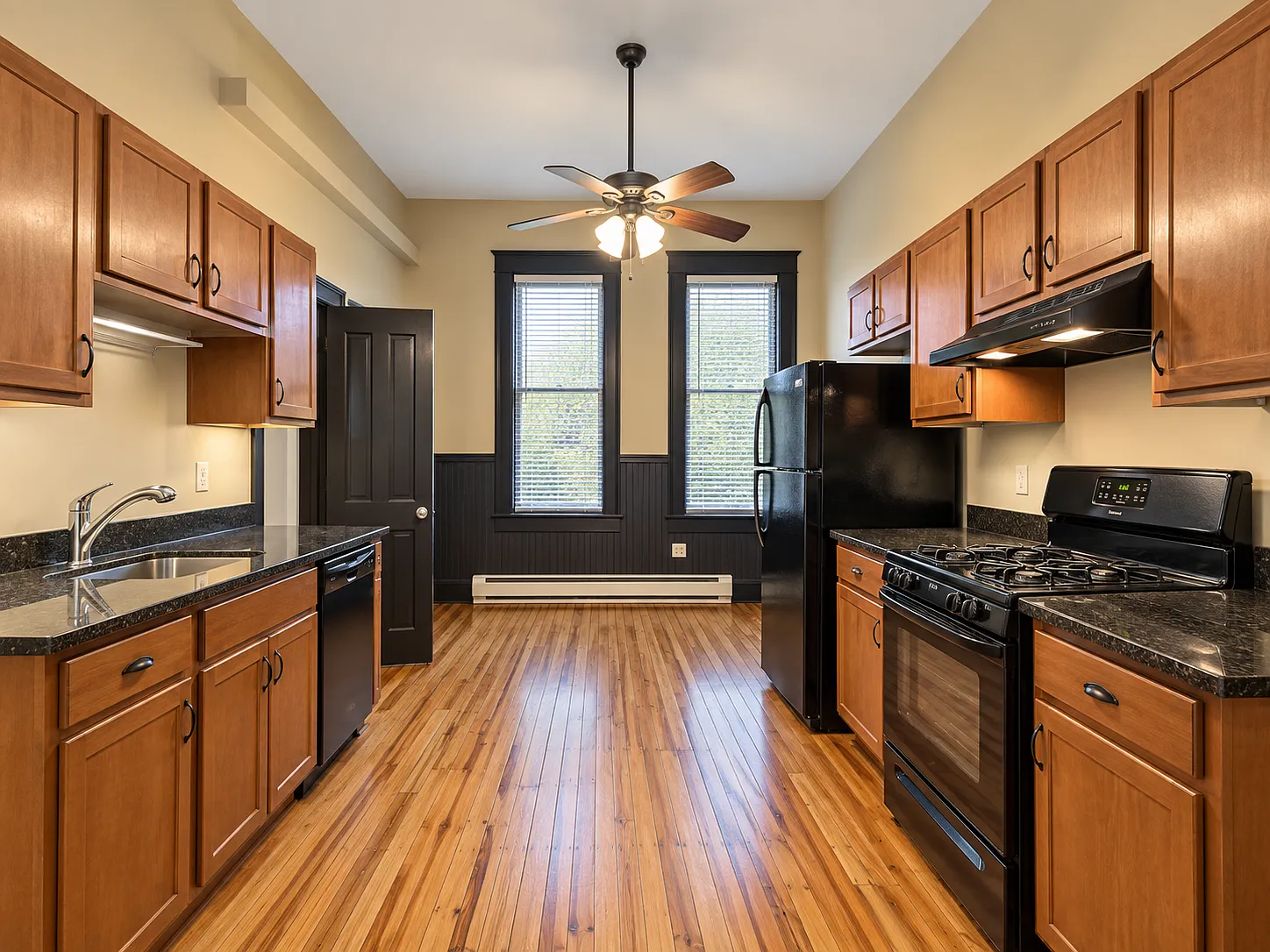 1 bed, $999 — Photo 1