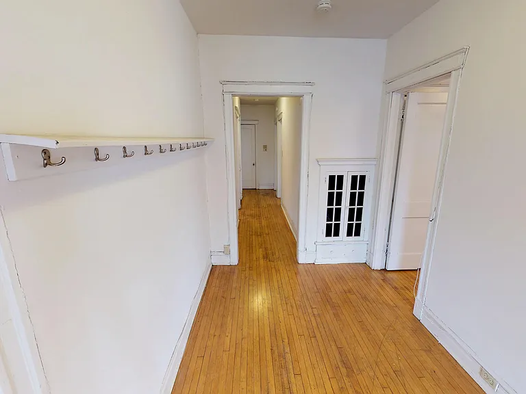 1902 E Linnwood Ave — Photo 5