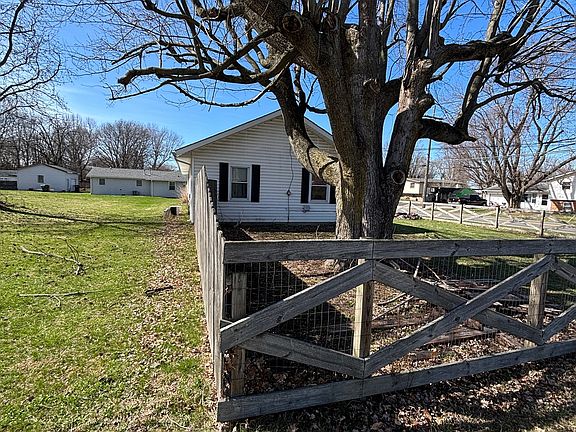 4th image of 1719 Lindberg Rd