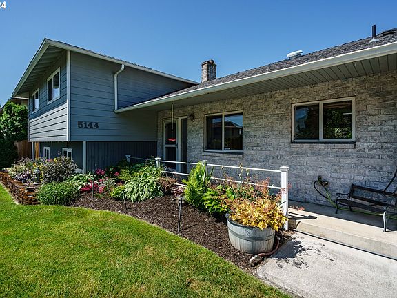 3rd image of 5144 SE Casa Del Rey Dr