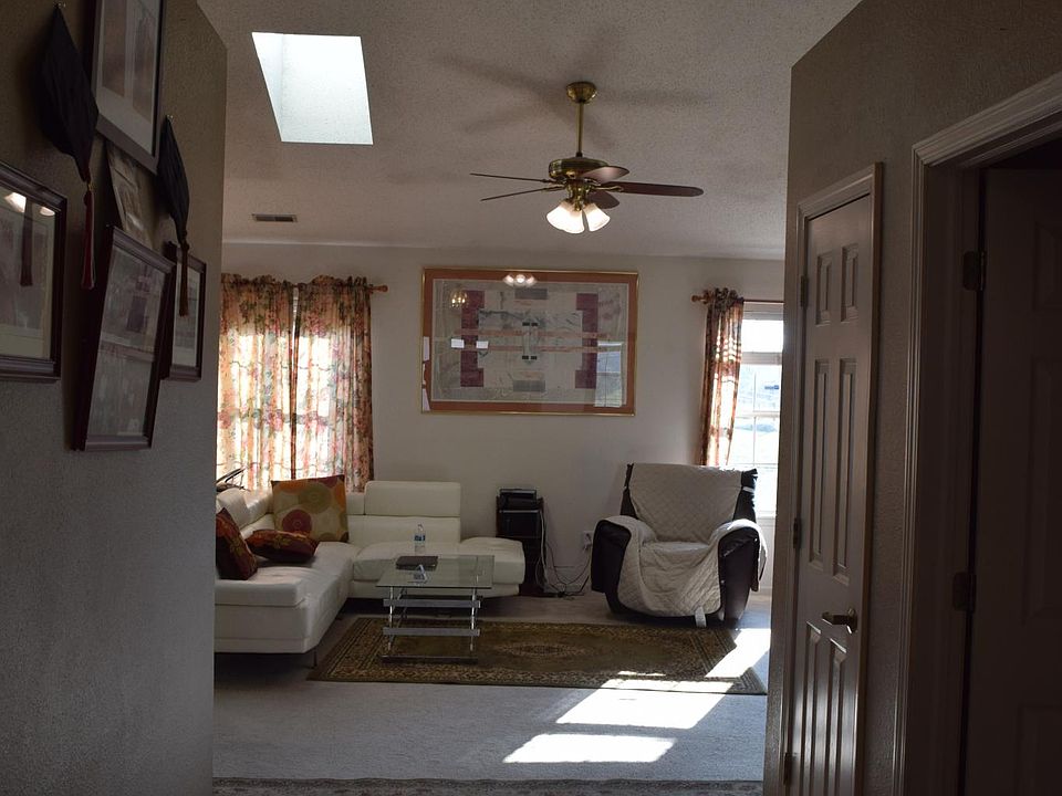 1st image of 417 E Pine Ridge Dr