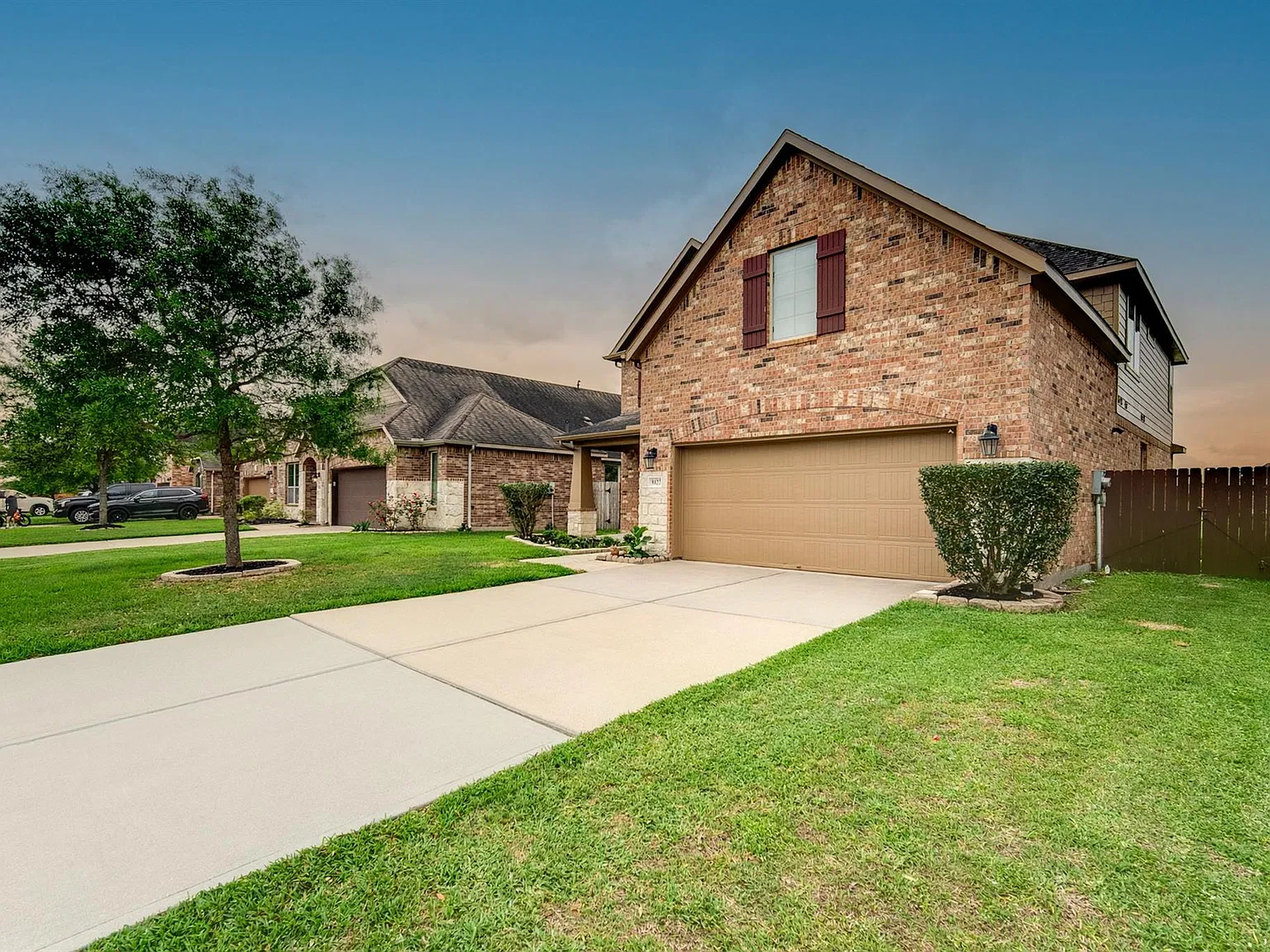4 bed, 3.5 bath, 2989 sqft, $2,900 — Photo 2