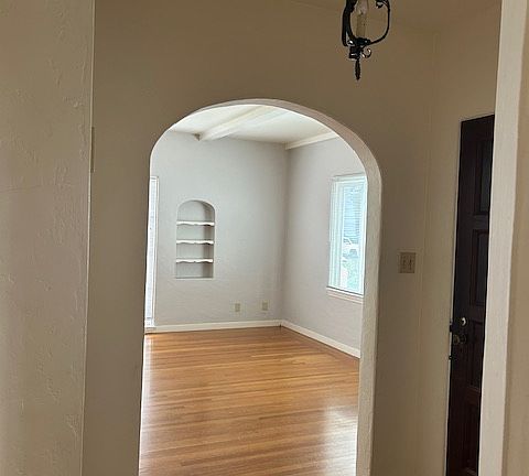 4th image of 15B Lorton Ave