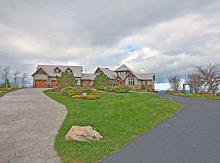 1723 1723-1725 Shawnee Rd, Banner Elk, NC 28604