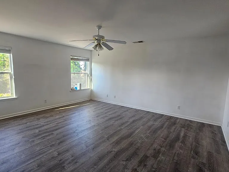 580 W Sunset St — Photo 7