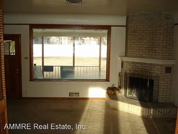 2nd image of 732 Morningside Dr NE