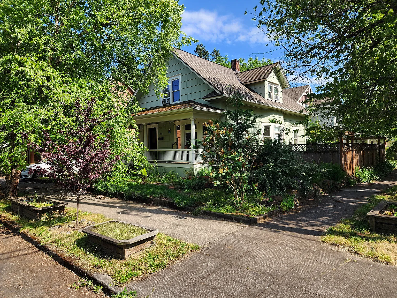 4 bed, 2150 sqft, $890 — Photo 1