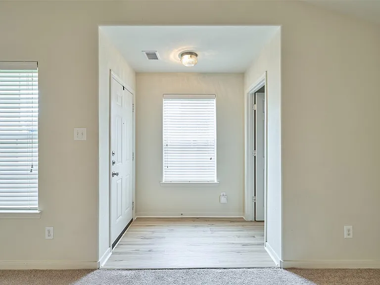 4243 Medina River Loop — Photo 8