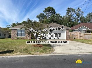 914 Emily Cir, Fort Walton Beach, FL 32547