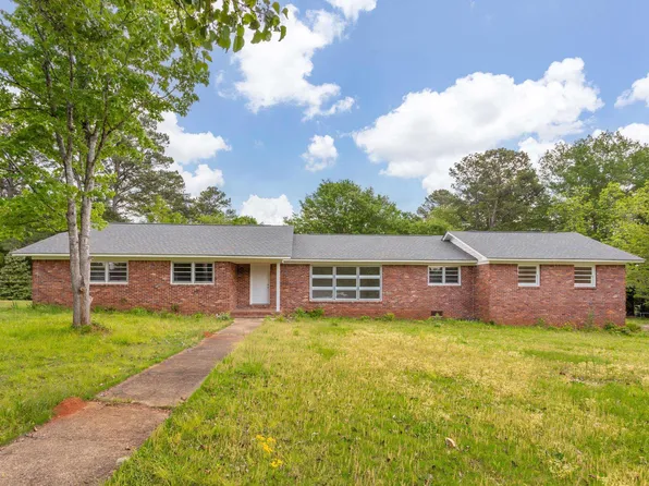 1012 Cloverdale Cir, Talladega, AL 35160