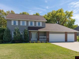 2126 Eagle Ridge Dr, North Mankato, MN 56003