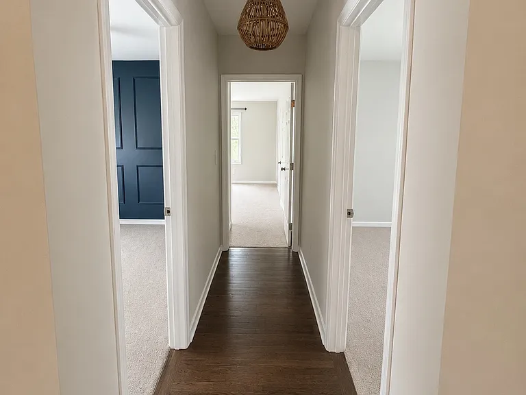 518 E Trinity Ln — Photo 8