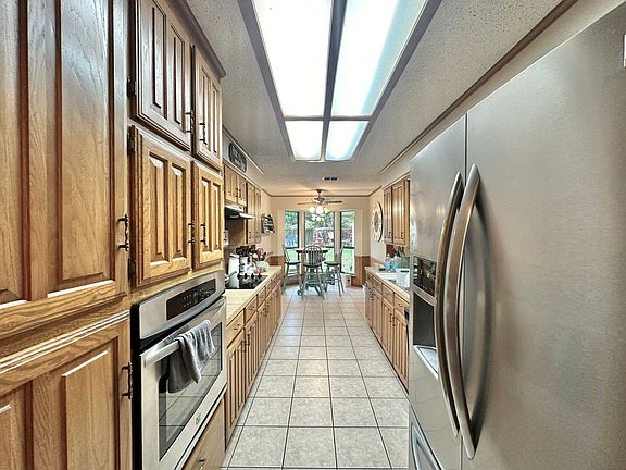 5th image of 108 Sherry Dr