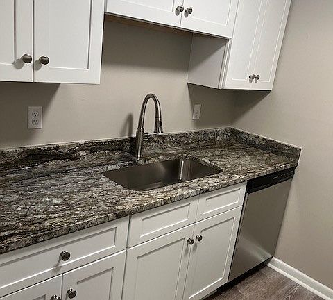 3rd image of 370 Wallace Rd APT A15